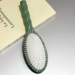 La Brosse N°04 la Miracle Dêmêlante et Massante
